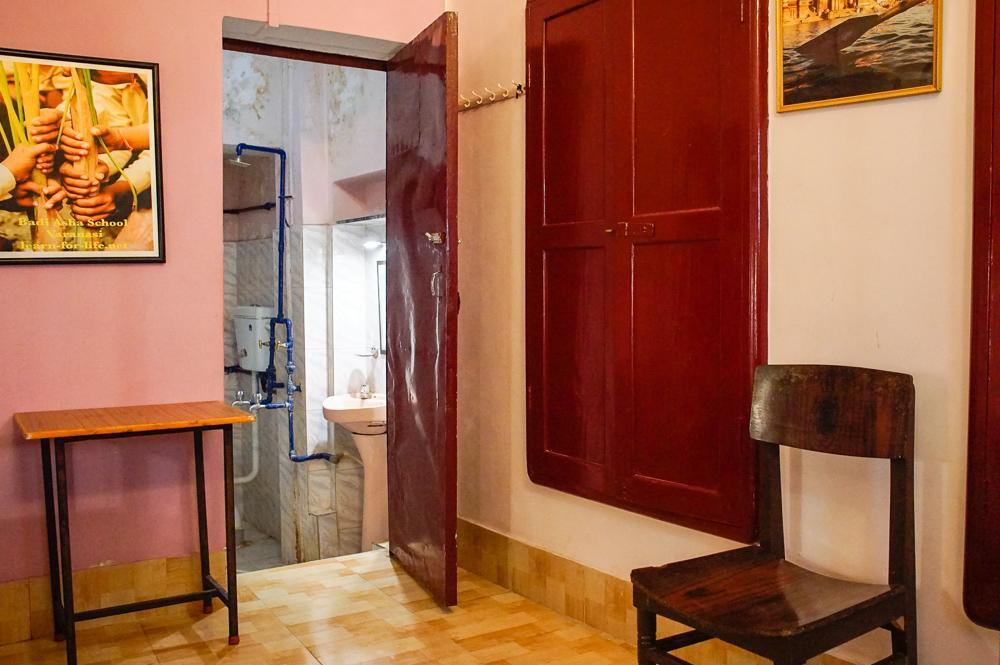 Brown Bread Bakery Guest House Варанаси Экстерьер фото